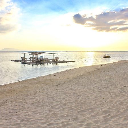 Bella Beach Resort Batangas Lian Buitenkant foto