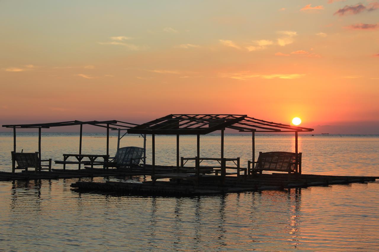 Bella Beach Resort Batangas Lian Buitenkant foto